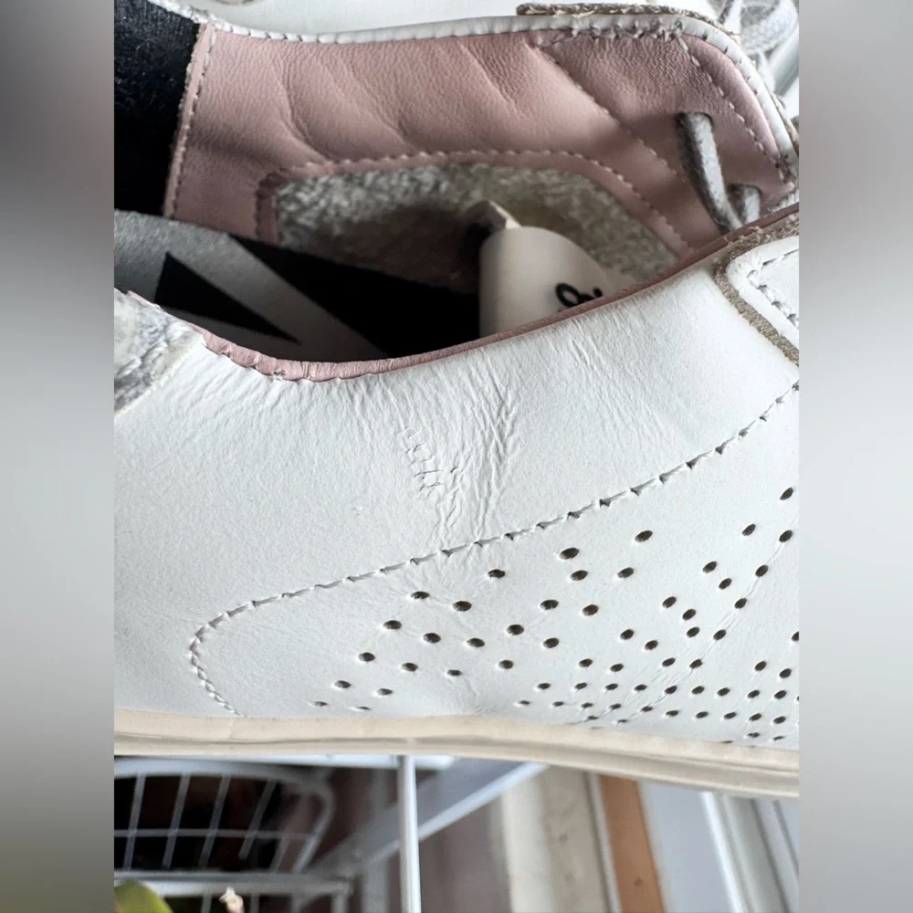 P448 John Silver White Sneakers with Pink Soles & Gray Laces - Size 37 - Picture 15 of 16